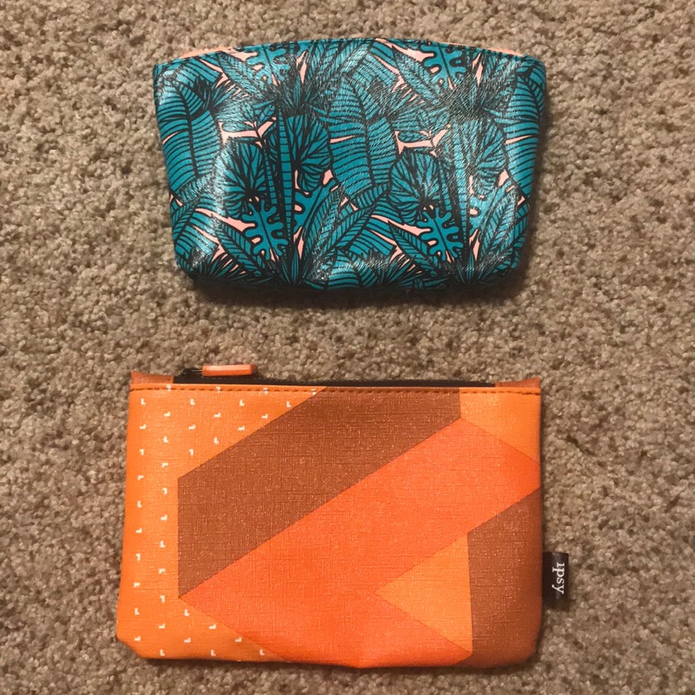 2 make up bags